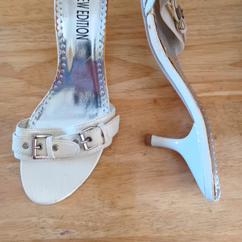New Edition Off White Sandals Shoes Size 6